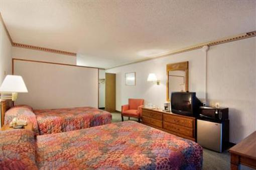 фото отеля Americas Best Value Inn - Cleveland Airport