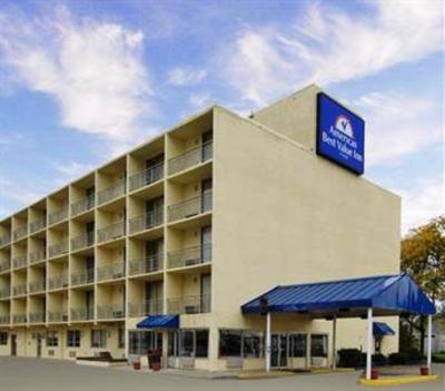 фото отеля Americas Best Value Inn - Cleveland Airport