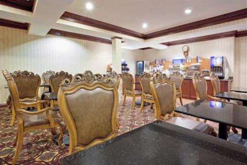 фото отеля Holiday Inn Express Wixom