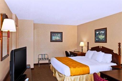 фото отеля BEST WESTERN Crown Inn & Suites