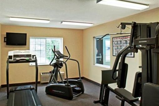 фото отеля BEST WESTERN Crown Inn & Suites