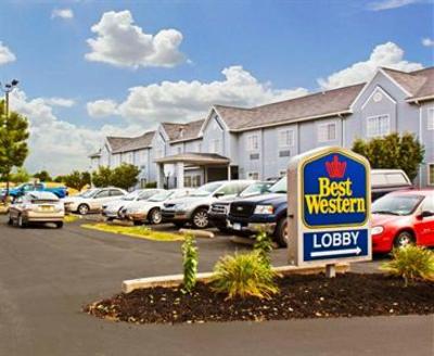 фото отеля BEST WESTERN Crown Inn & Suites