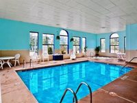 BEST WESTERN Crown Inn & Suites