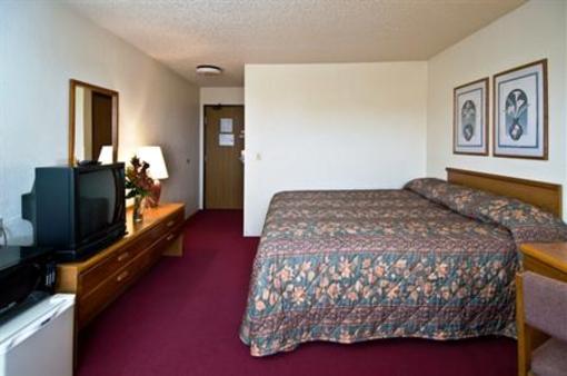 фото отеля Americas Best Value Inn & Suites International Falls