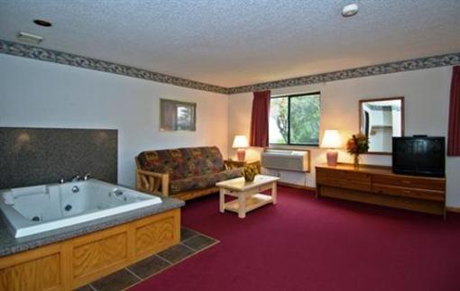 фото отеля Americas Best Value Inn & Suites International Falls