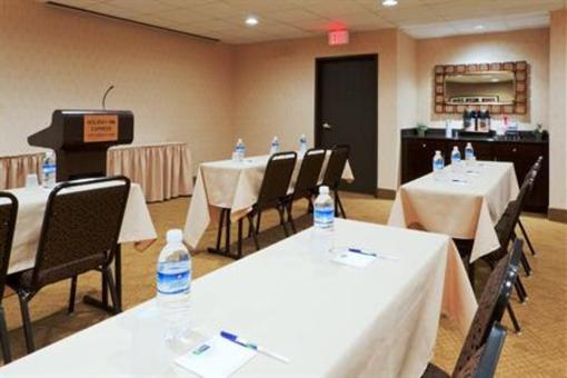фото отеля Holiday Inn Express Hotel And Suites Ashtabula