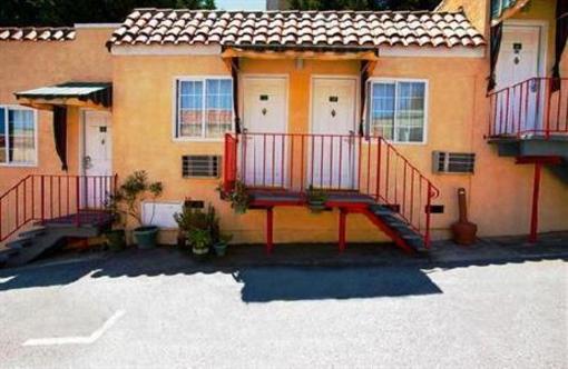 фото отеля Alpine Inn & Suites