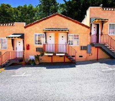 фото отеля Alpine Inn & Suites