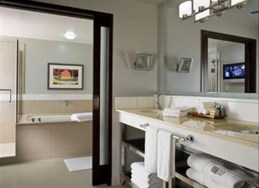 фото отеля Inn at the Wac Seattle