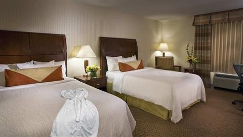 фото отеля Hilton Garden Inn Milwaukee Park Place