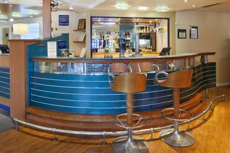 фото отеля Holiday Inn Express London-Wimbledon-South