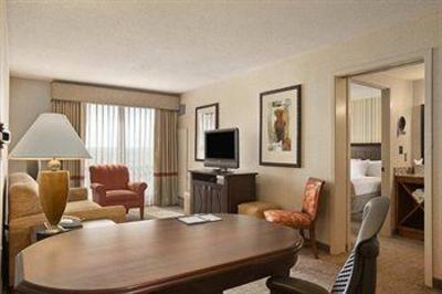 фото отеля Embassy Suites Hotel Boston Marlborough