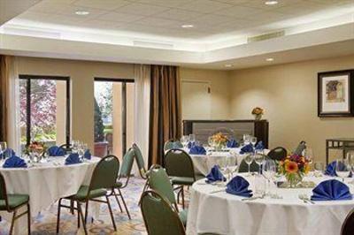 фото отеля Embassy Suites Hotel Boston Marlborough