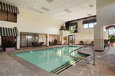 фото отеля Embassy Suites Hotel Boston Marlborough
