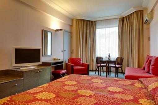 фото отеля Hotel Regina De Passy Paris