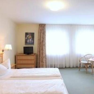 фото отеля Hotel am Wariner See