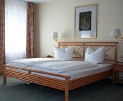 фото отеля Hotel am Wariner See