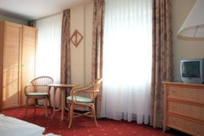 фото отеля Hotel am Wariner See