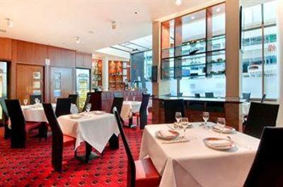 фото отеля Hilton London Heathrow Airport