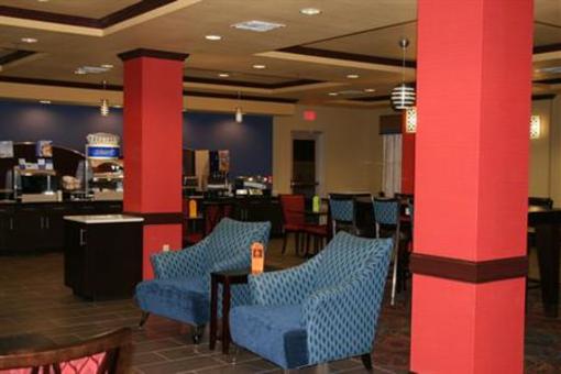 фото отеля Holiday Inn Express Suites George West