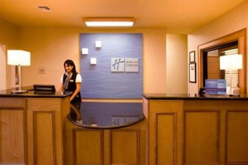 фото отеля Holiday Inn Express Suites George West