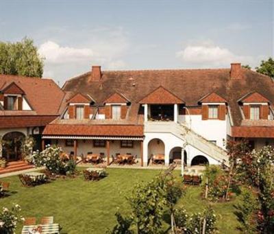 фото отеля Hotel Weingut Rosenhof