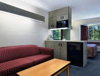 фото отеля Microtel Inns & Suites Marienville