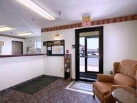 Super 8 Motel Russell