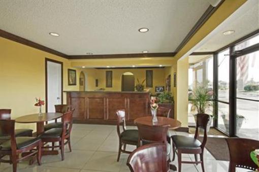 фото отеля Americas Best Value Inn & Suites McAlester Savanna (Oklahoma)