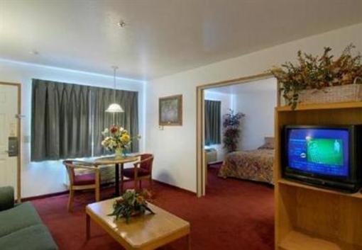 фото отеля Red Roof Inn Palm Springs Thousand Palms
