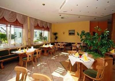 фото отеля Hotel & Restaurant Pfefferminzbahn Kölleda