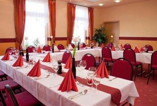 фото отеля Hotel & Restaurant Pfefferminzbahn Kölleda
