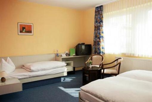 фото отеля Hotel & Restaurant Pfefferminzbahn Kölleda