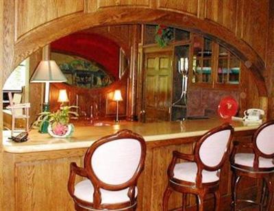 фото отеля Highland Lake Inn