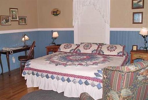фото отеля Highland Lake Inn