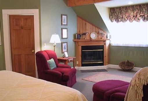 фото отеля Highland Lake Inn