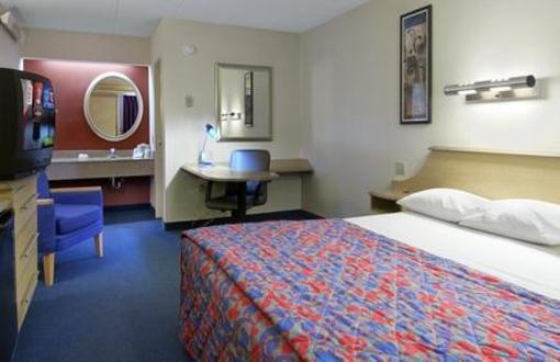 фото отеля Red Roof Inn Mystic - New London