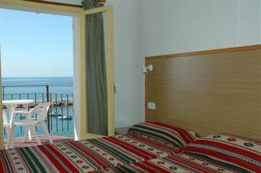 фото отеля Hostal Olga Calonge