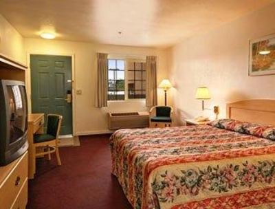 фото отеля Super 8 Motel Hayward Downtown