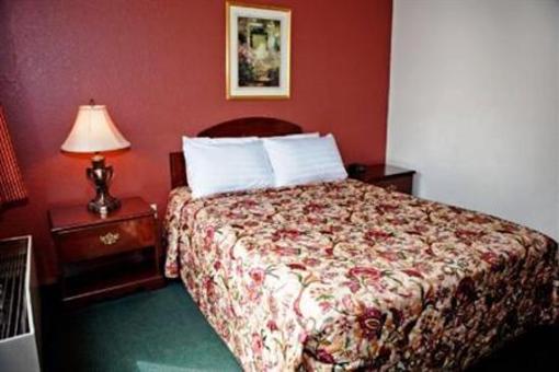 фото отеля Cedars Inn Auburn