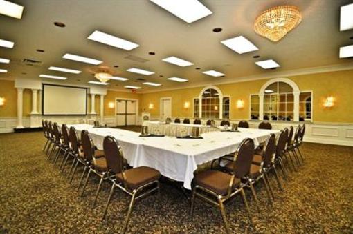 фото отеля BEST WESTERN Mariposa Inn and Conference Centre