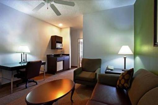 фото отеля Holiday Inn Express Hotel & Suites Chicago-Deerfield Lincolnshire