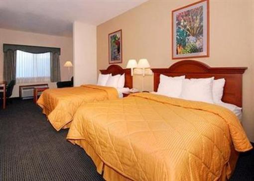 фото отеля Comfort Inn & Suites East