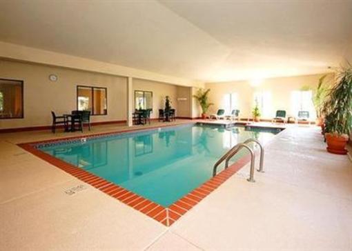 фото отеля Comfort Inn & Suites East