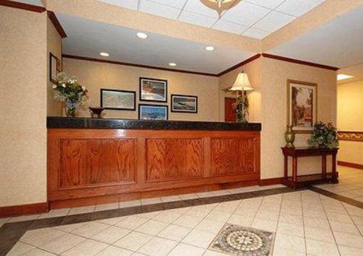 фото отеля Comfort Inn & Suites East