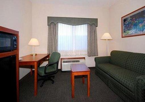 фото отеля Comfort Inn & Suites East