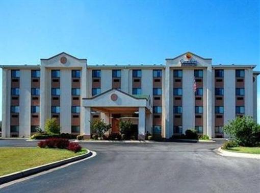 фото отеля Comfort Inn & Suites East