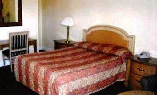 фото отеля East West Suites