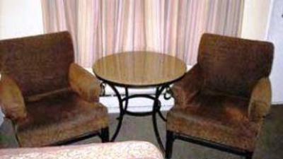 фото отеля East West Suites