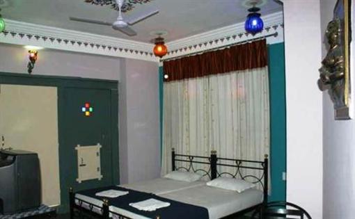 фото отеля Hotel Udai Niwas